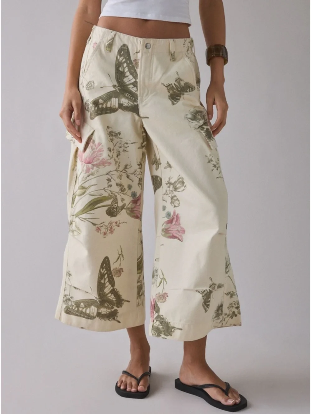 BDG Cream Wide-Leg Floral & Butterfly Crop Pants - Picture 2 of 11